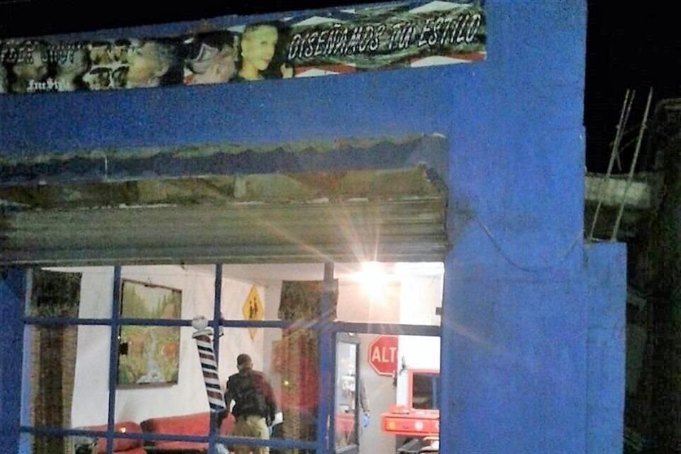 Un hombre fue ejecutado anoche en el interior de un negocio denominado 'Barber Shop Free Style', en Gómez Farías.