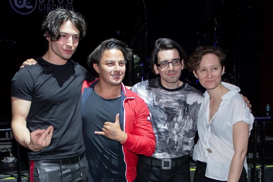 Antes del show, 50 fans disfrutaron de un 'meet and greet'.