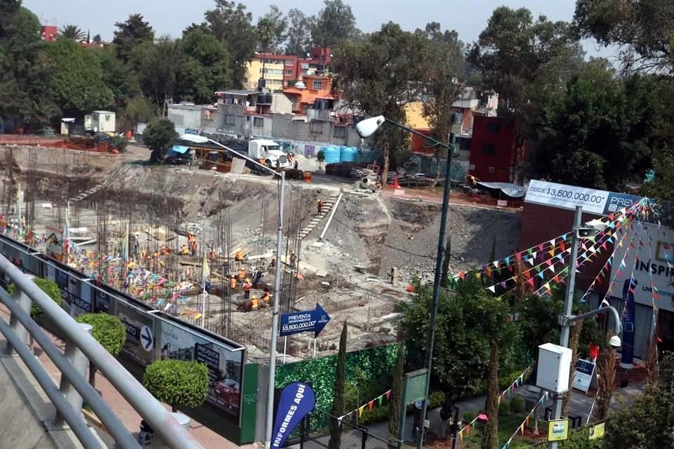 El conjunto habitacional incluye e sótanos y semi sótanos para estacionamiento en el terreno de 9 mil metros cuadrados.