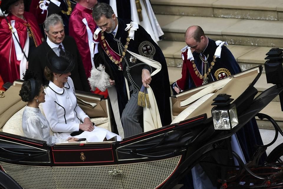 Don Felipe y Doña Letizia viajaron al final del evento junto al Duque de Cambrigde y su esposa Catalina.