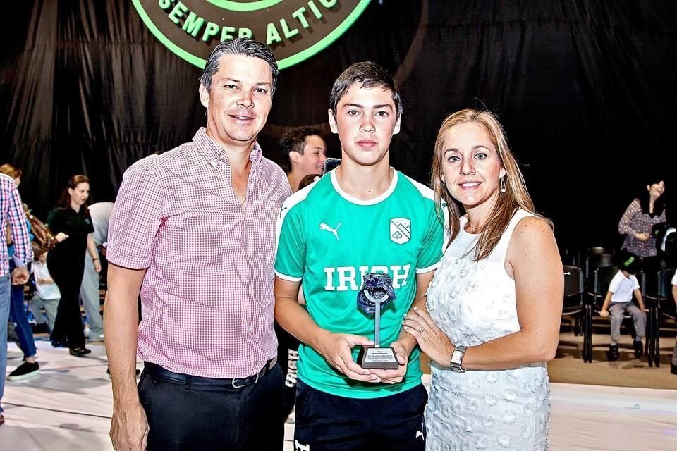 Américo Martínez, Diego Martínez y Elisa Arméndariz de Martínez