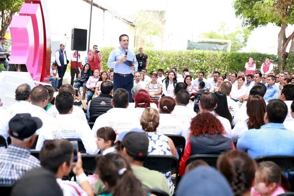 El Mandatario estatal realizó una gira en Jacona.