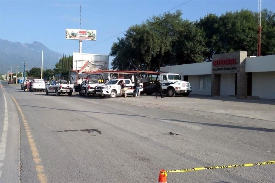 Las autoridades presumían que el accidente fue ocasionado por el exceso de velocidad al tomar una curva, dijo una fuente.