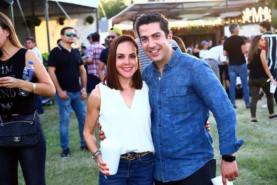 Priscila de Ramos y Alejandro Ramos