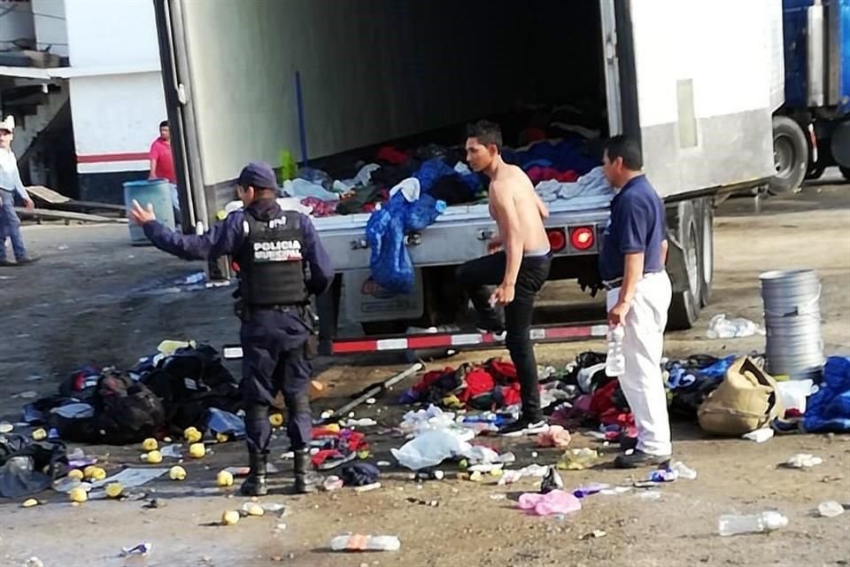 Los migrantes viajaban en condiciones de hacinamiento.