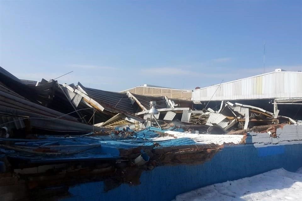 Así quedó una bodega ubicada en la zona industrial de Guadalajara.