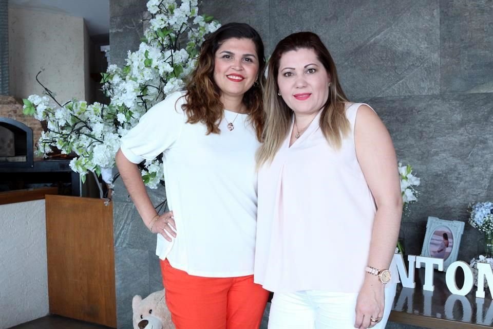 Lucero Blanco de Rodríguez y Sandra Ortiz de Cruz