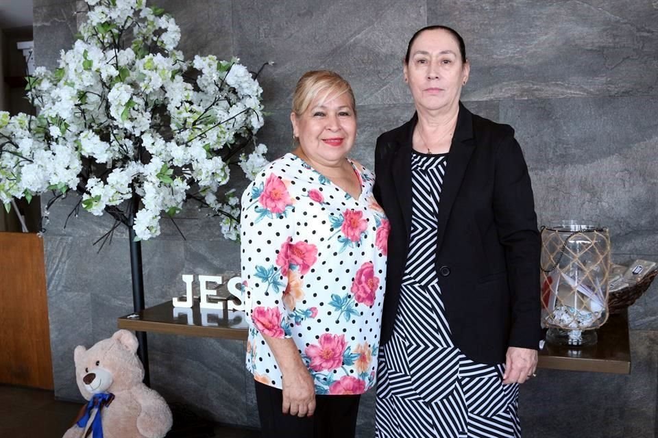 ORGANIZADORAS: María Luisa Guzmán de Morín y María del Consuelo Dávila de Martínez, mamá y suegra,