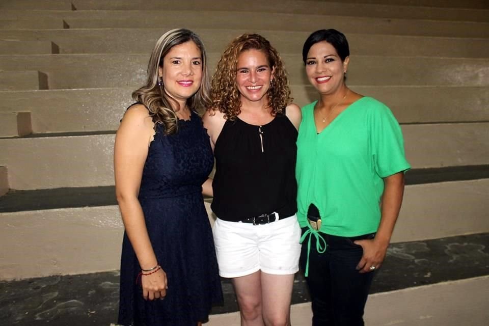 Karen Zapata, Paloma Guadiana y Mónica Reyes