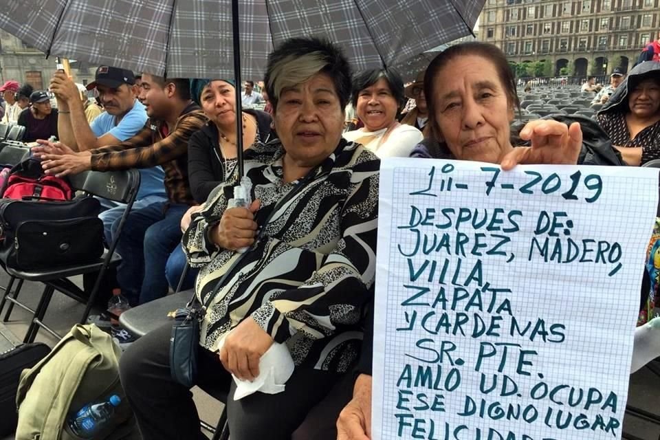 María de los Ángeles Aguilar Martínez salió desde medianoche de Irapuato, Guanajuato, para estar en el festejo.