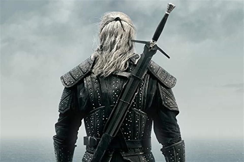 Cavill caracterizado como 'The Witcher'.