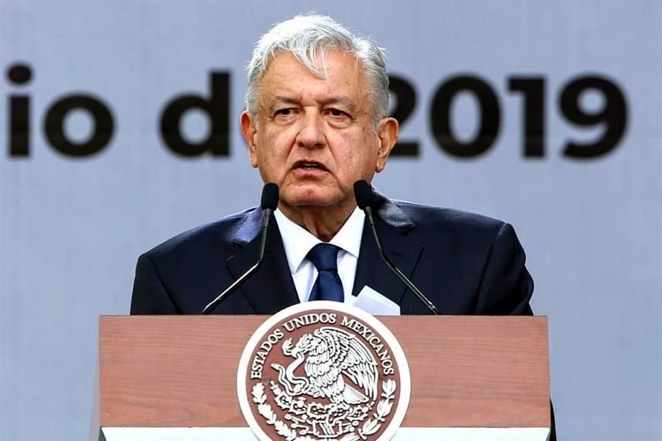 AMLO ofreció un mensaje en el Zócalo a un año de su triunfo.