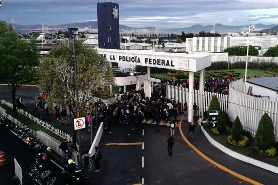 Los agentes rechazan ser incorporados a la Guardia Nacional.