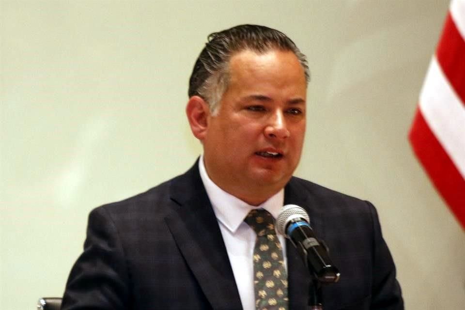 En Twitter, Nieto aseguró que trabaja contra la corrupción.