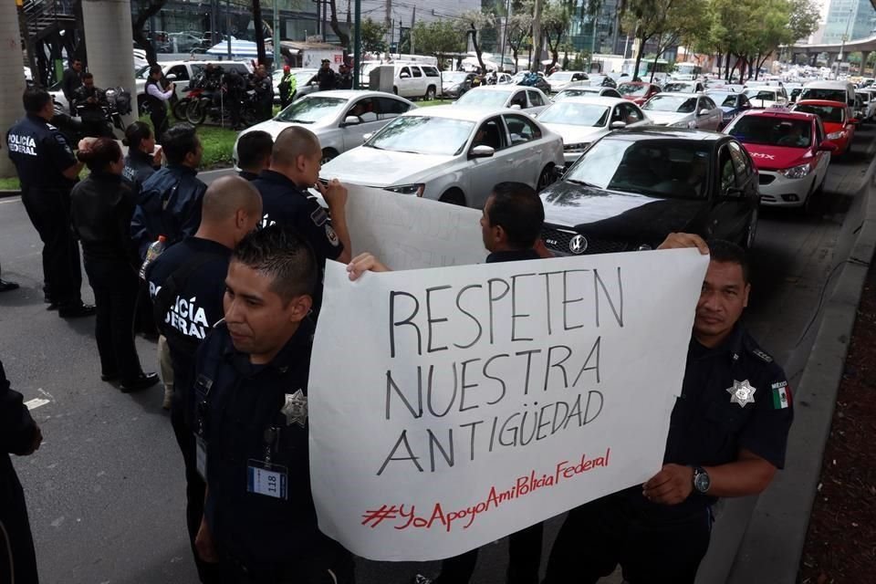 Elementos de la Policía Federal realizaron hoy protestas y bloqueos en la CDMX y en varios estados.