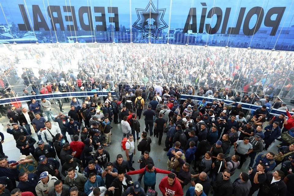 Los federales coparon el Centro de Mando de la PF en Iztapalapa.