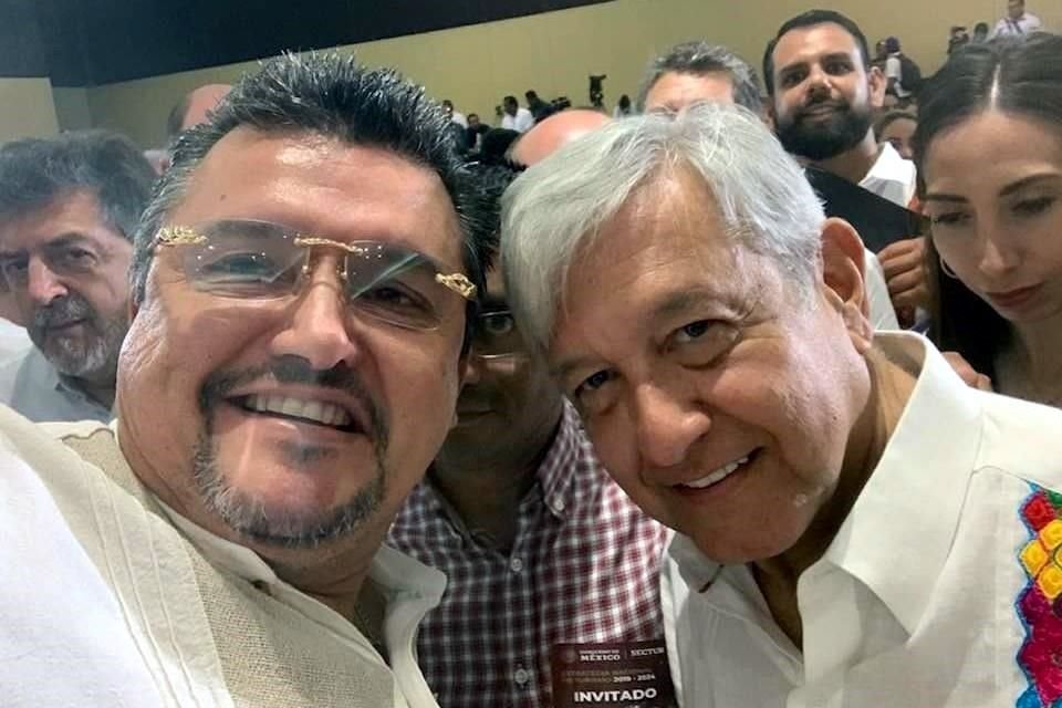 El 24 de febrero de 2019 Ignacio Benavente publicó en su Facebook una foto con el Presidente López Obrador.