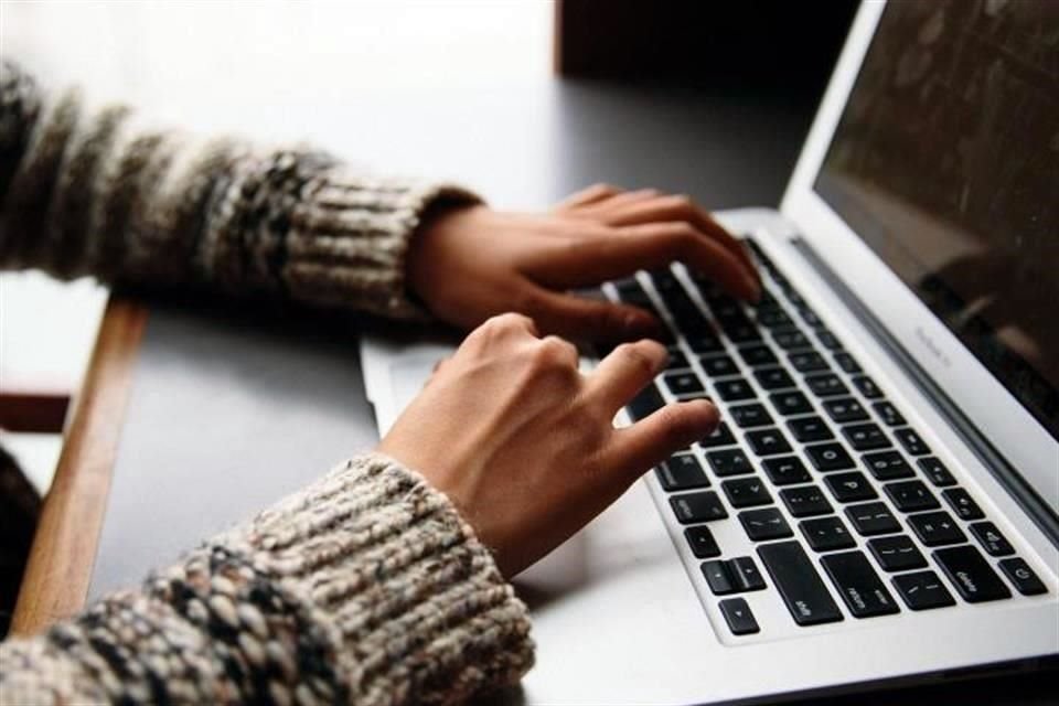 La investigación abarca los procedimientos de compra y/o arrendamiento de computadoras de escritorio y portátiles, televisiones, fotocopiadoras, licenciamiento de software y servidores de internet, entre otros. 
