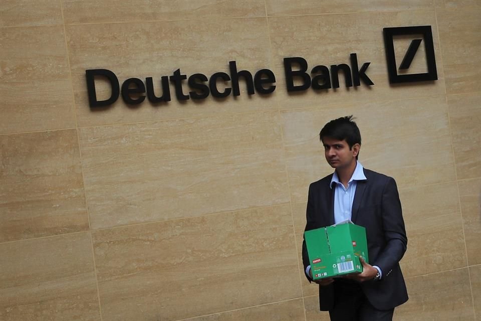 Los recortes de empleo por parte de Deutsche Bank continuarían en Londres y Nueva York.