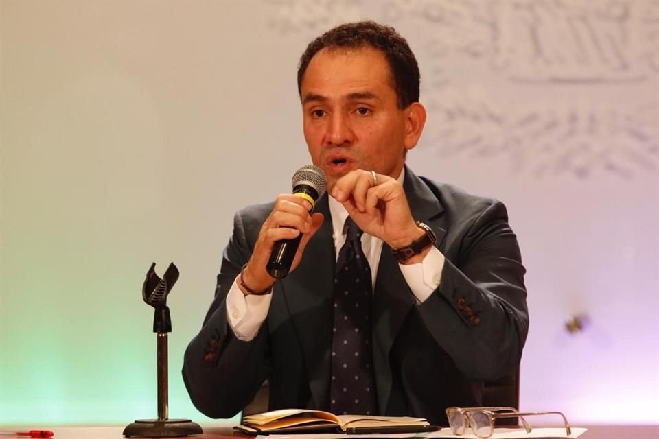 Por medio de un oficio, firmado por el director general adjunto de Enlace Legislativo de la Secretaría de Gobernación, Valentín Martínez Garza, se da a conocer el nombramiento.