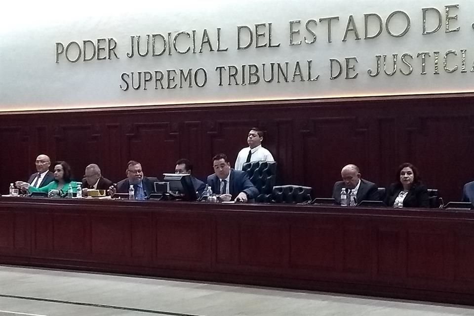 Ni el Supremo Tribunal de Justicia ni el Consejo de la Judicatura prevén una limpia de la nómina que incluye a 68 parientes de magistrados.