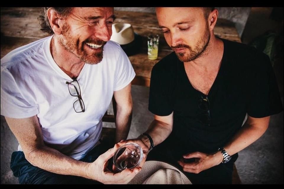 De acuerdo con Cranston, él y Paul buscaron por varios pueblos de Oaxaca el mezcal adecuado para su marca, Dos Hombres.
