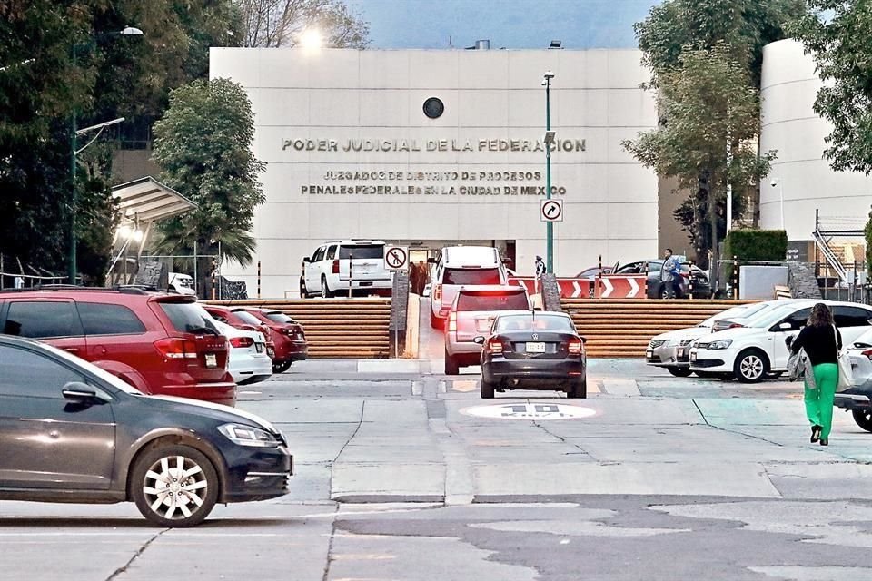 El martes en la tarde el abogado fue ingresado a los juzgados del Reclusorio Norte en un convoy de camionetas Suburban luego de haber sido detenido afuera de un restaurante.