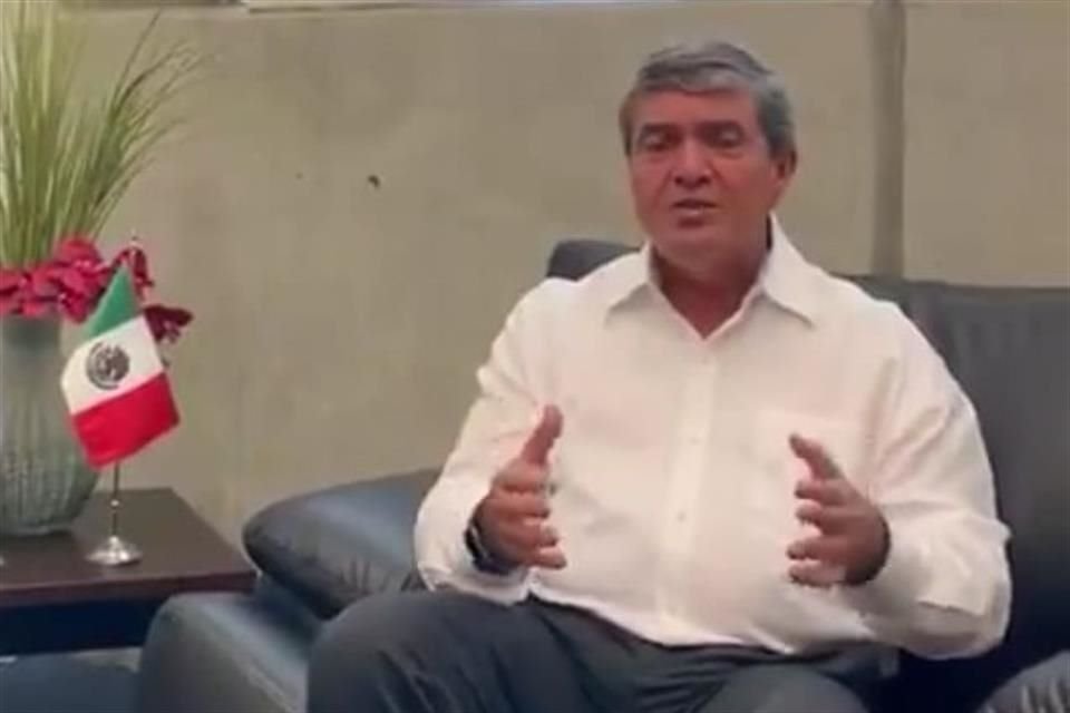 Desde una oficina del Gobierno de Tamaulipas, ayer, Manuel González 'informó' a los taxistas de Uber y Didi que para que trabajen en paz harán alto a los operativos en su contra.