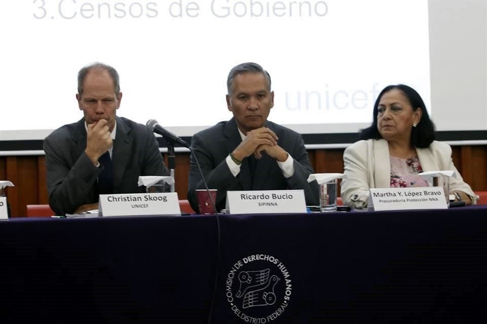 Bucio (centro) en la presentación del 'Panorama estadístico de la violencia contra niñas, niños y adolescentes en México'.