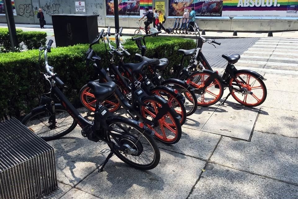 Frente a funcionarios de la Secretaría de Movilidad, las empresas de monopatines y bicicletas pidieron regular a los servicios piratas que generan competencia desleal