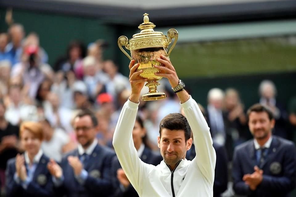 El tenista serbio consiguió hoy su título 16 de Grand Slam en una batalla histórica ante Roger Federer.