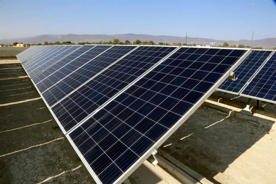 El sector eléctrico también enfrenta el reto desarrollar los proyectos en materia de transmisión eléctrica.