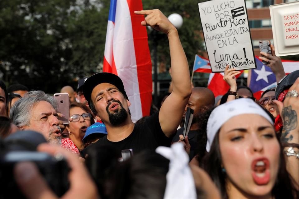 El histrión participó en una marcha realizada en Nueva York, a la que también asistieron más boricuas.