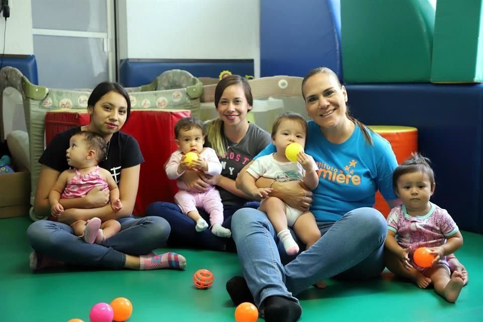 Raquel Garza, Mia Sevilla, Briseidy Almaraz, Ana Victoria Monfort, Angélica Alanís, Amalia Cárdenas y Amanda Reséndiz