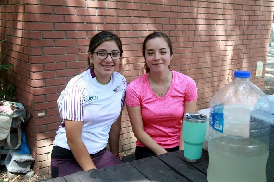 Fernanda Ruiz y Evelyn Montalvo