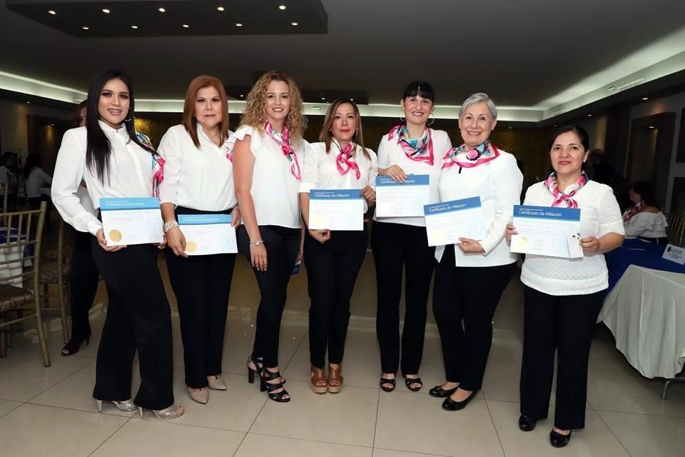 Layla Valencia, Chacha Cantú, Ninfa Martínez, Sandra de la Cruz, Ana Laura García, Tere Garza y Rosa Linda Vitales