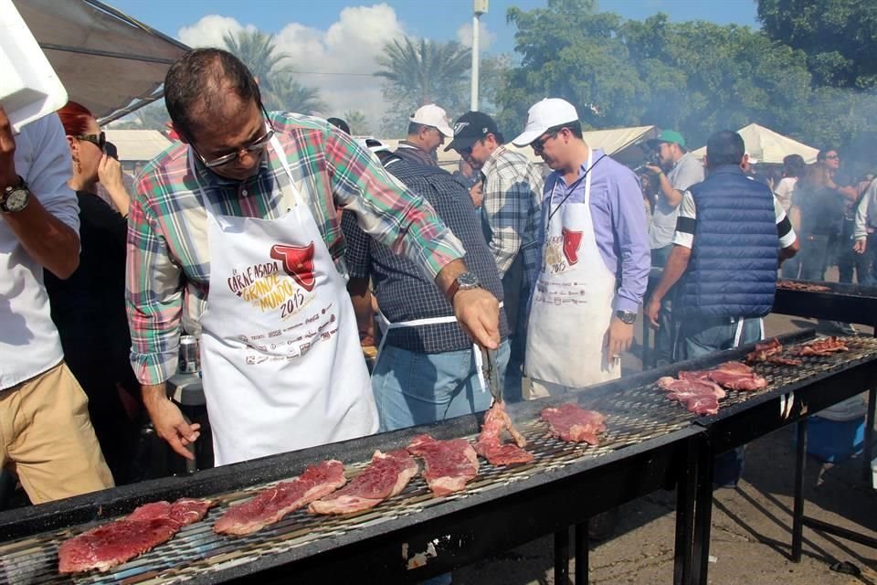 ¿Asas carne una o dos veces por semana? Toma en cuenta estos sencillos consejos para evitar el riesgo de contraer cáncer.