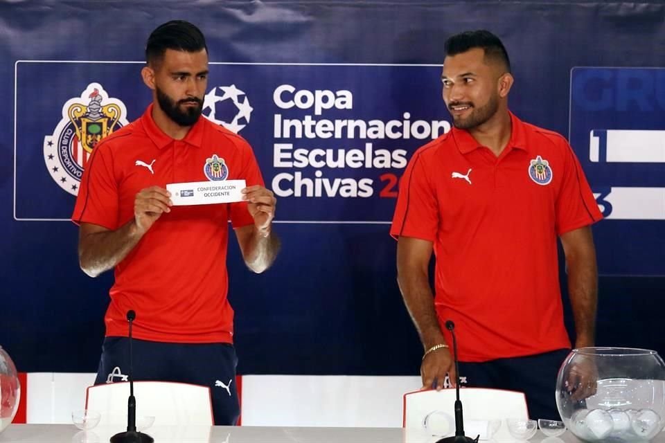 Miguel Basulto (izq.) y Hedgardo Marín fueron separados del Guadalajara.