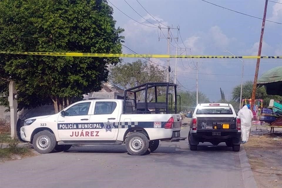 El homicidio fue cometido por unos delincuentes que iban en un auto y sorprendieron a la pareja.