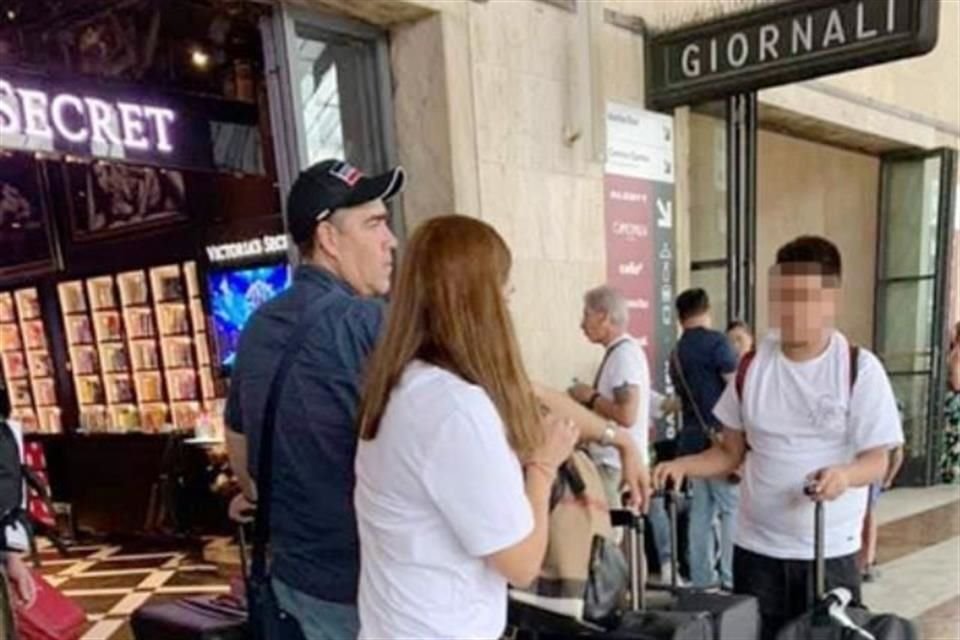 Mientras tanto, en redes sociales circula una foto de Heriberto Treviño, Alcalde de Juárez, en la Estación Ferroviaria de Florencia.
