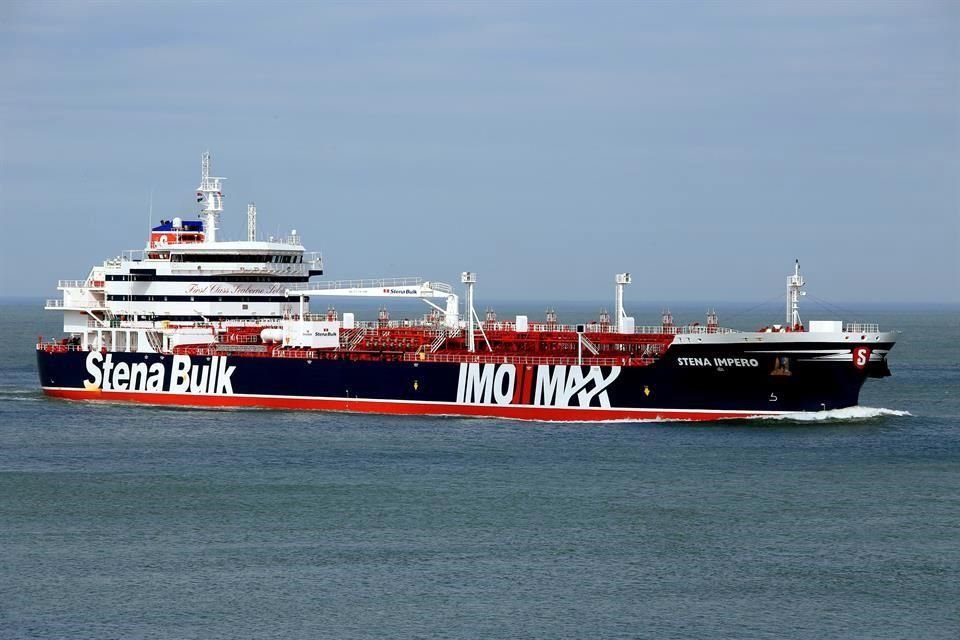 Tanquero Stena Impero en Rotterdam, Holanda.