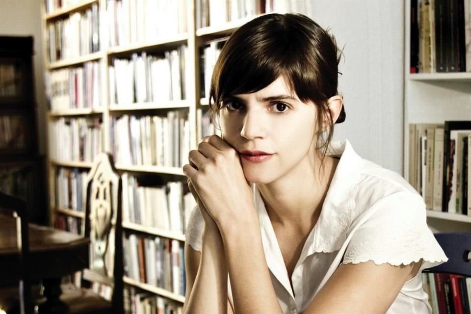 La escritora mexicana Valeria Luiselli fue candidata al Premio Booker por 'Desierto sonoro', libro que ahora es galardonado con el Dublin Literary Award.