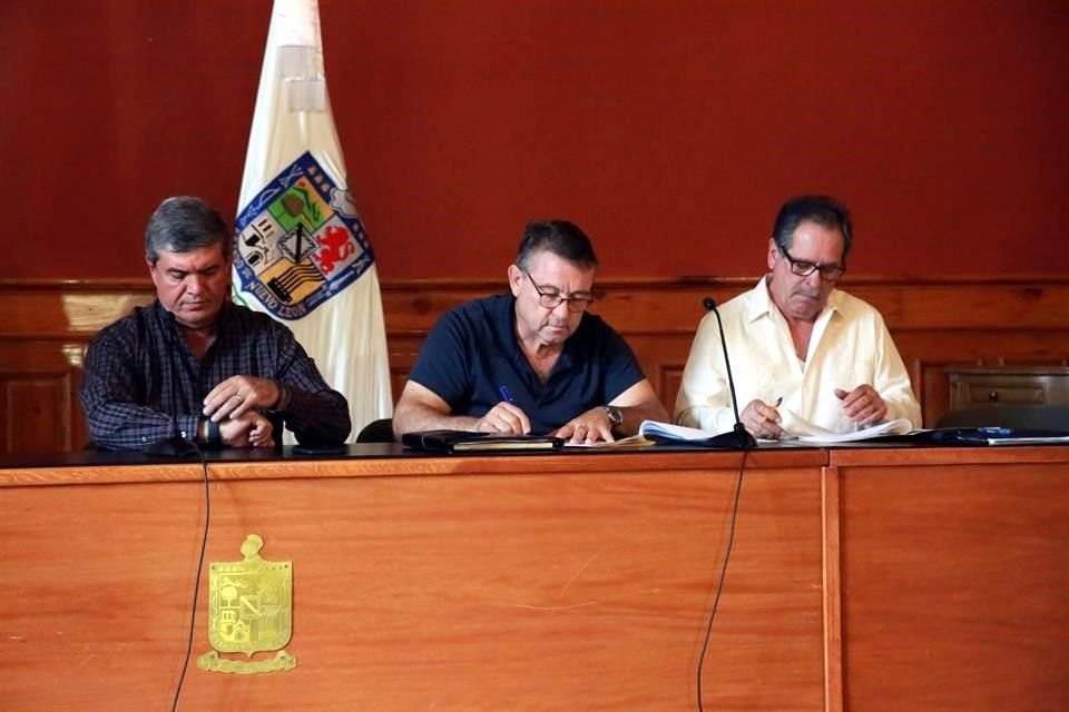 El acuerdo fue firmado esta tarde en el Palacio de Gobierno, ante la mediación de la Secretaría General de Gobierno, a seis días de que el templo religioso fue cerrado al público por la disputa legal.