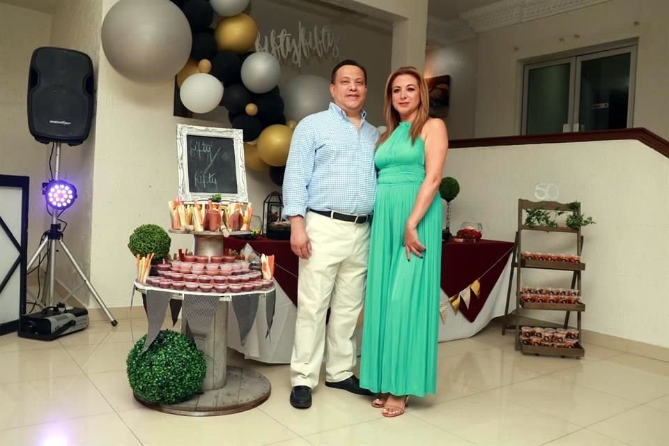 Javier Torres y Claudia Hernández de Torres
