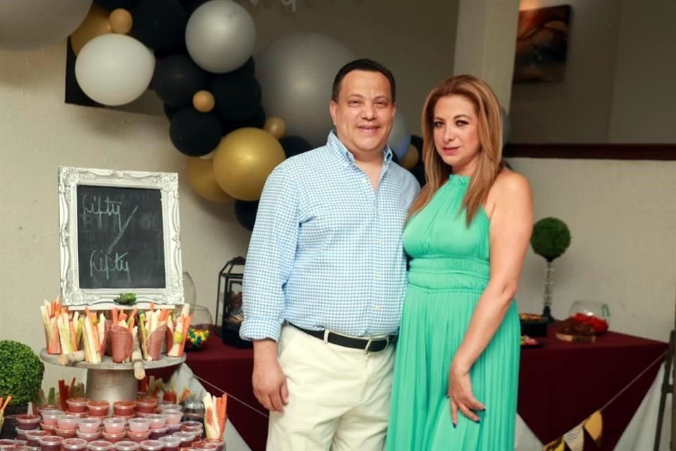 Javier Torres y Claudia Hernández de Torres