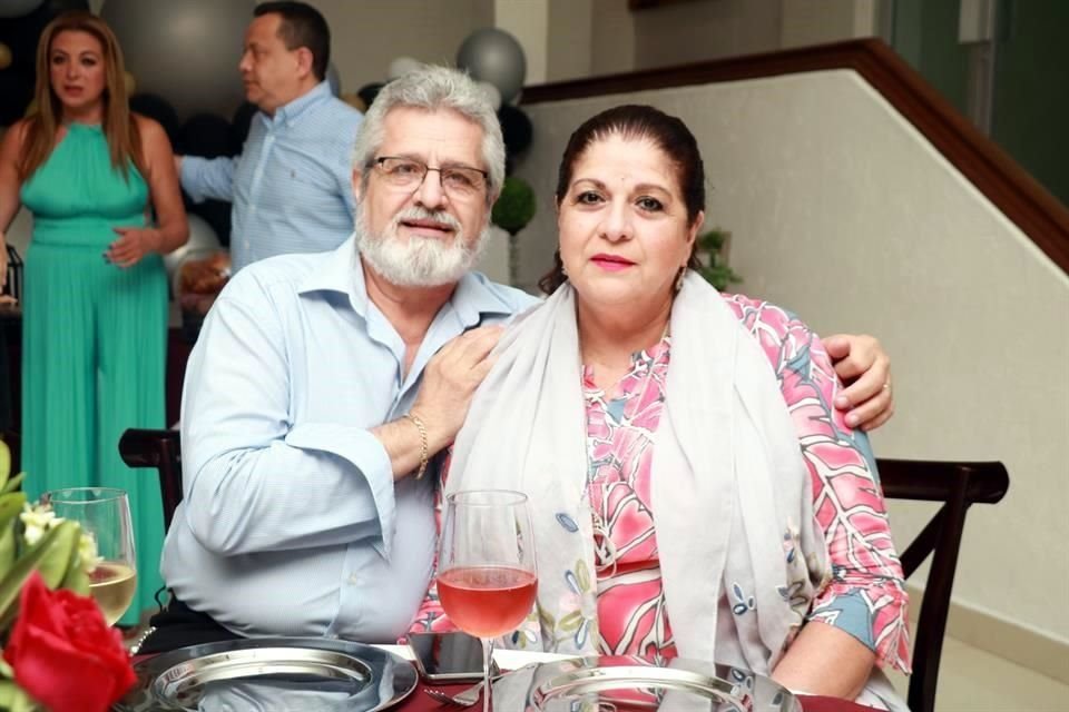 Jorge Dounce y Elizabeth de Dounce