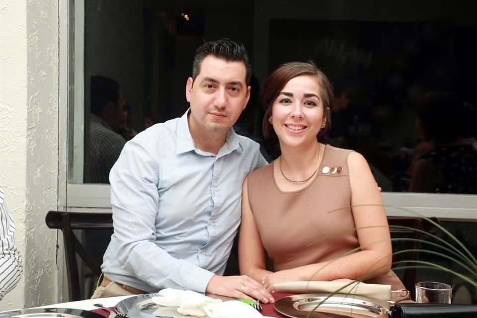 Jorge Monsiváis y Daniela  Chapa