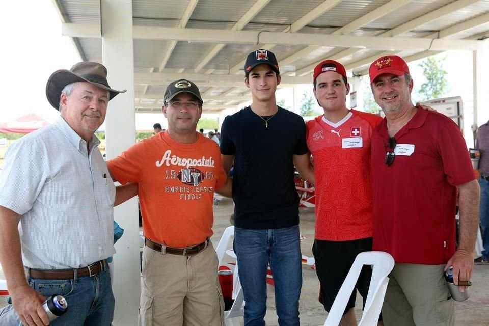 Carlos Grave, Fernando Marroquín, Diego Marroquín, Ernesto Mattenberger Jr. y Ernesto Mattenberger