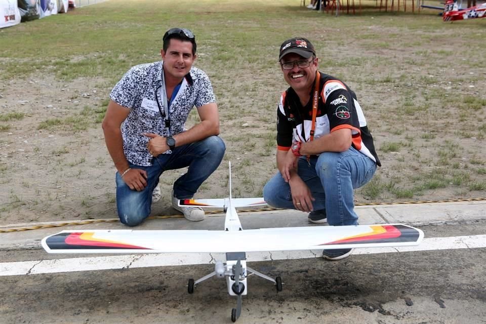 Gerardo Ortiz y Adolfo Gómez
