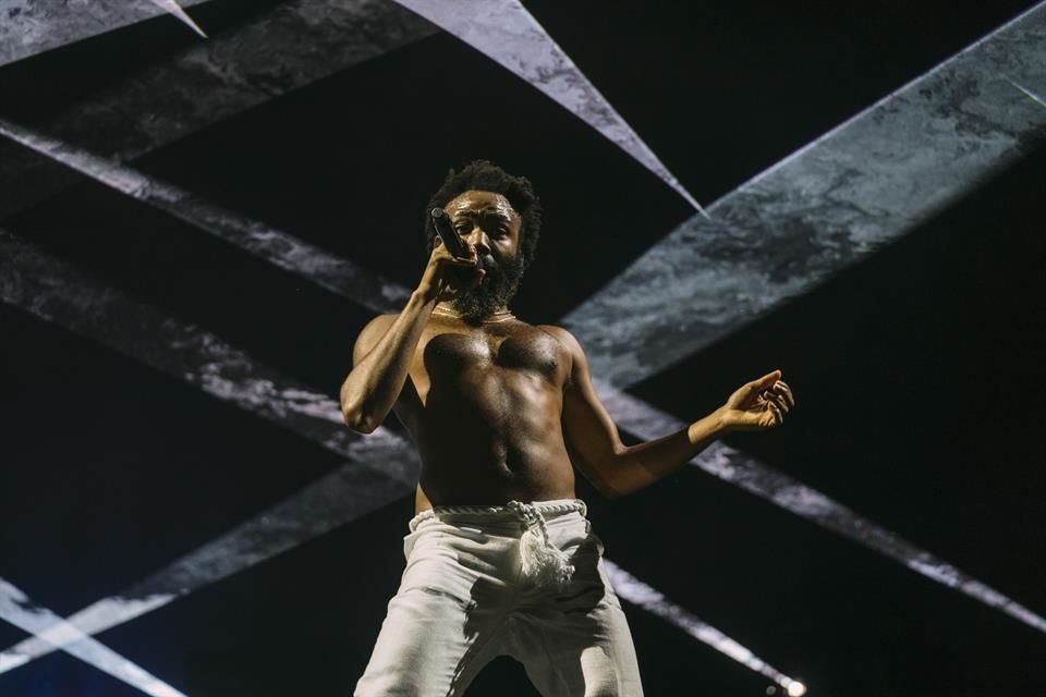 El cantante y actor estadounidense hizo suya la noche en el escenario principal del Grant Park de Chicago.